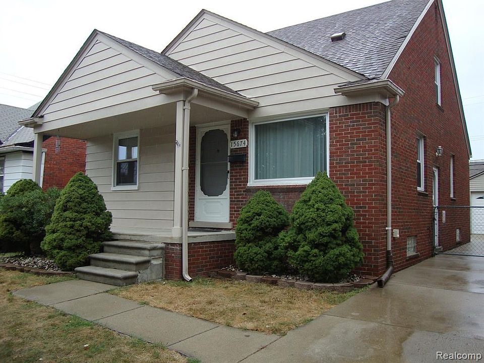 1st image of 15674 Russell Ave