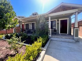435 N Lamer St, Burbank, CA