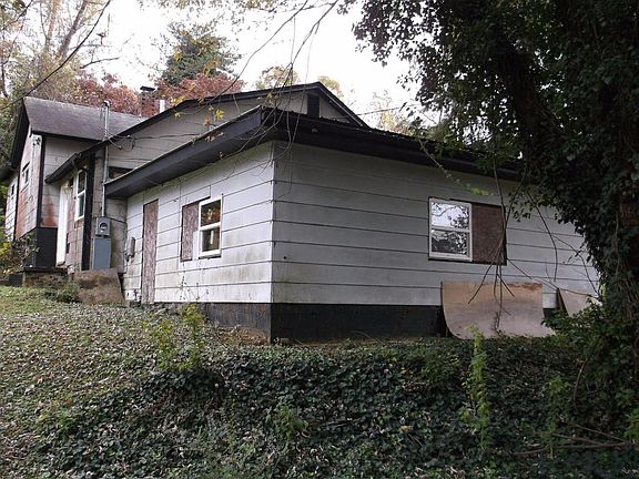 3rd image of 5501 Colonial Cir
