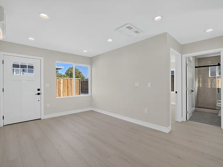 4565 Todd St — Photo 7