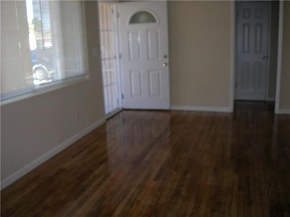 3rd image of 703 Goldenrod St