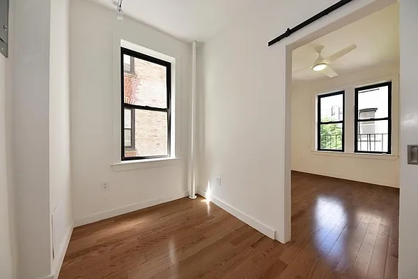 Rented by Buchbinder & Warren | media 21