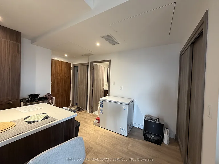 27 McMahon Dr #2203 — Photo 3