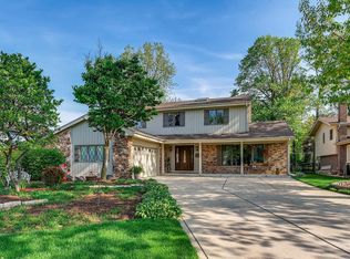 443 Knollwood Dr, Wood Dale, IL 60191