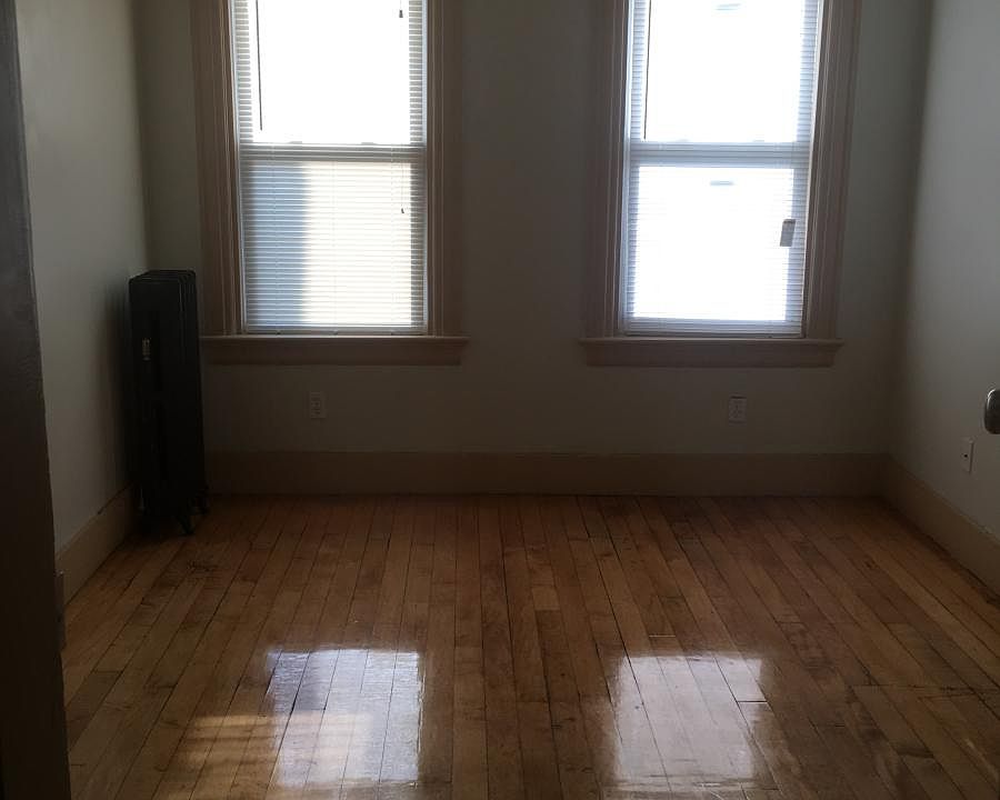 2nd image of 241 Ohio Ave