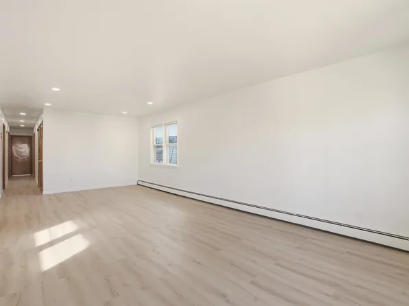 576 Avenue East image 7 of 17