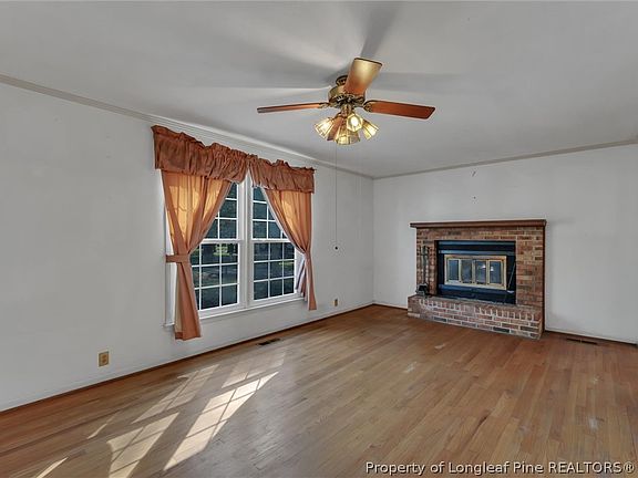 4th image of 512 Shoreline Dr