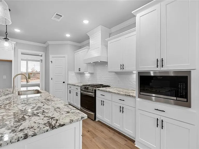 3306 Rosemont Ave — Photo 16