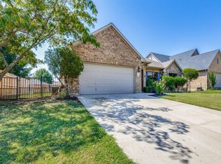 2609 Plains View Dr, Burleson, TX 76028