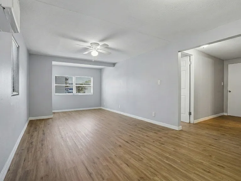 1105 S Prospect Ave — Photo 12