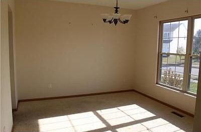 5th image of 463 Yale Cir