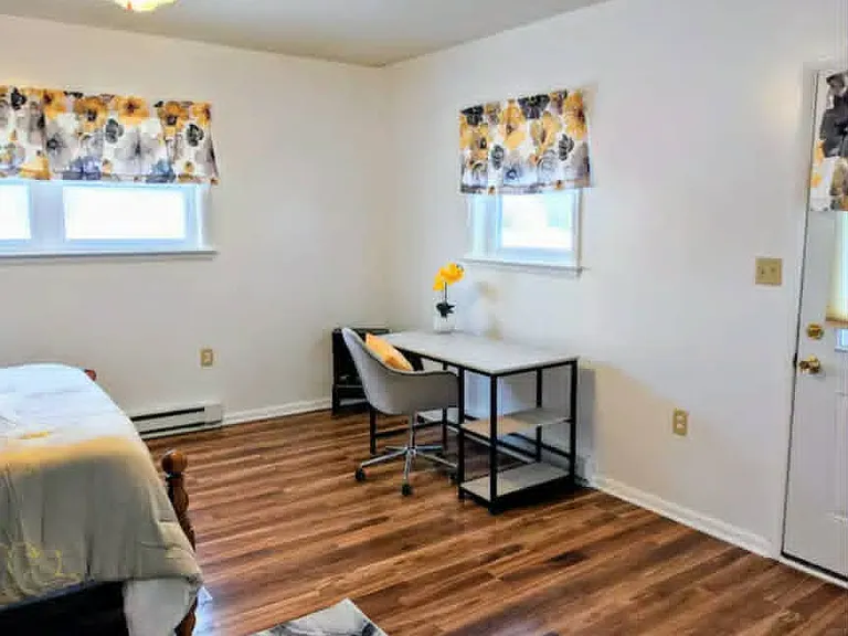 409 E Lincoln Ave — Photo 3