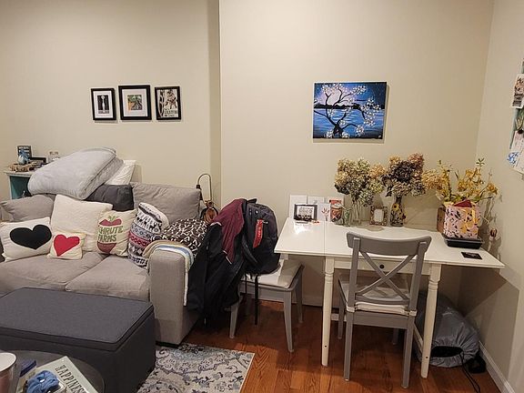 4th image of 1334 Lombard St APT 1F