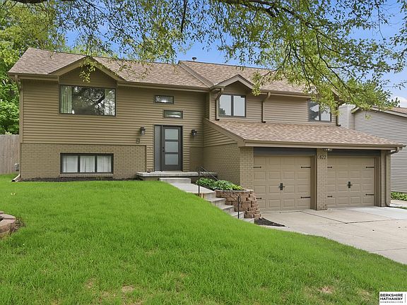 2nd image of 822 Driftwood Dr
