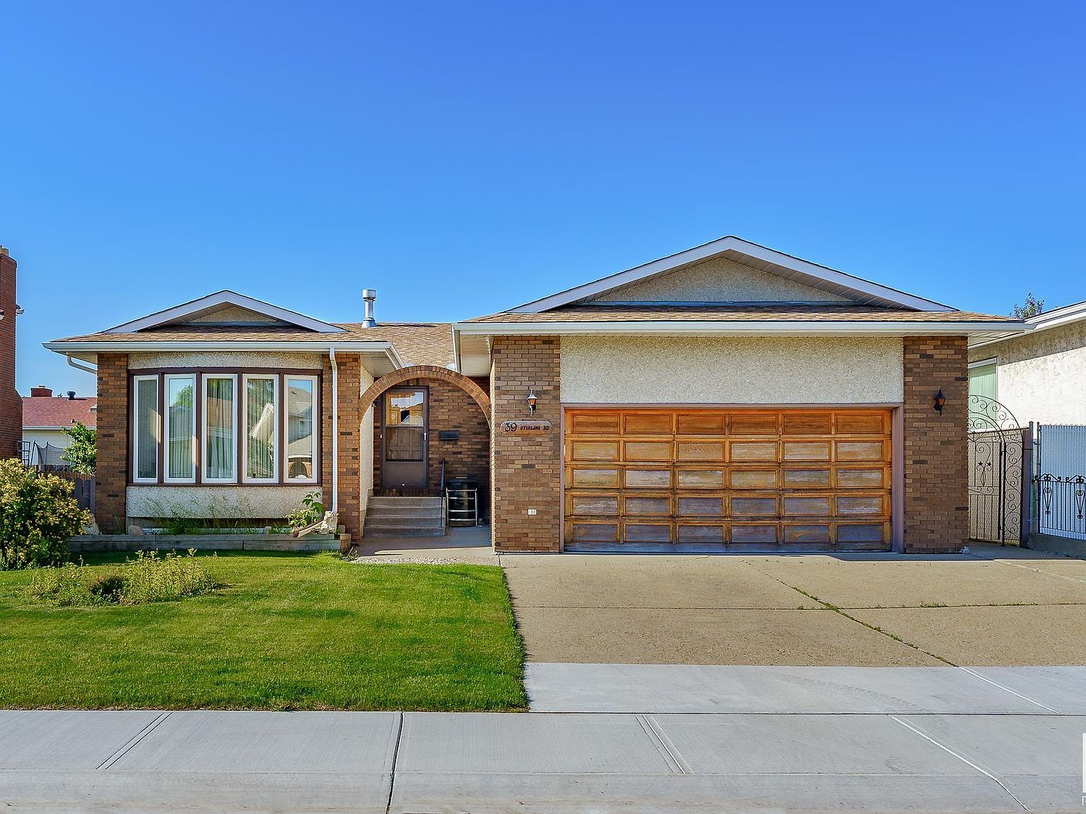 39 Stirling Rd NW, Edmonton, AB T5X 4C2 | MLS #E4394916 | Zillow