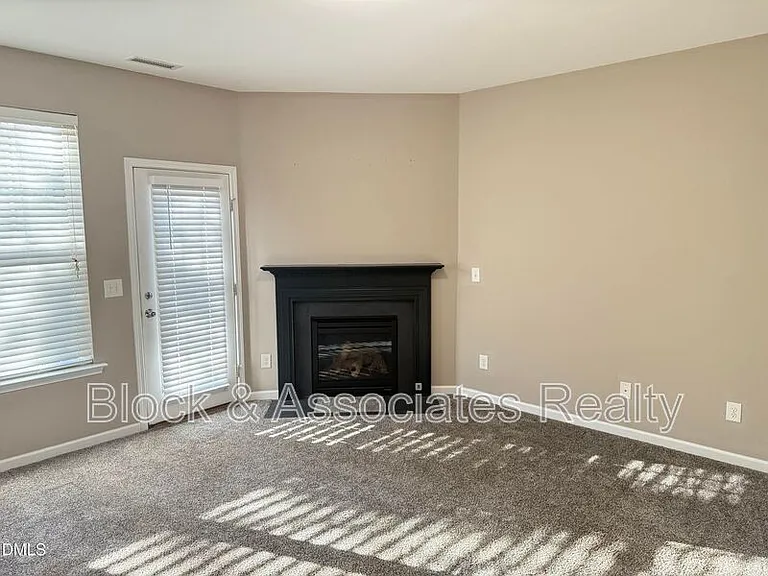 3102 Berkeley Springs Pl — Photo 7