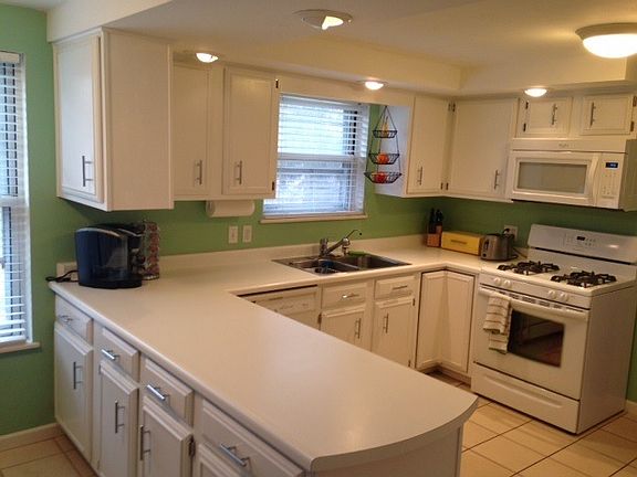 4th image of 418 Sherbrooke Ave