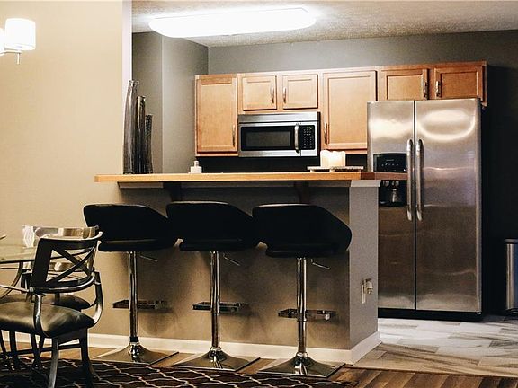3rd image of 1131 Fernwood Way #C