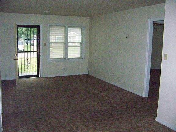 4th image of 1314 N Louisa Ave