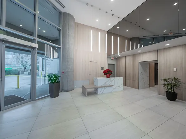 583 Beach Cres #506, Vancouver, BC V6Z 3E6