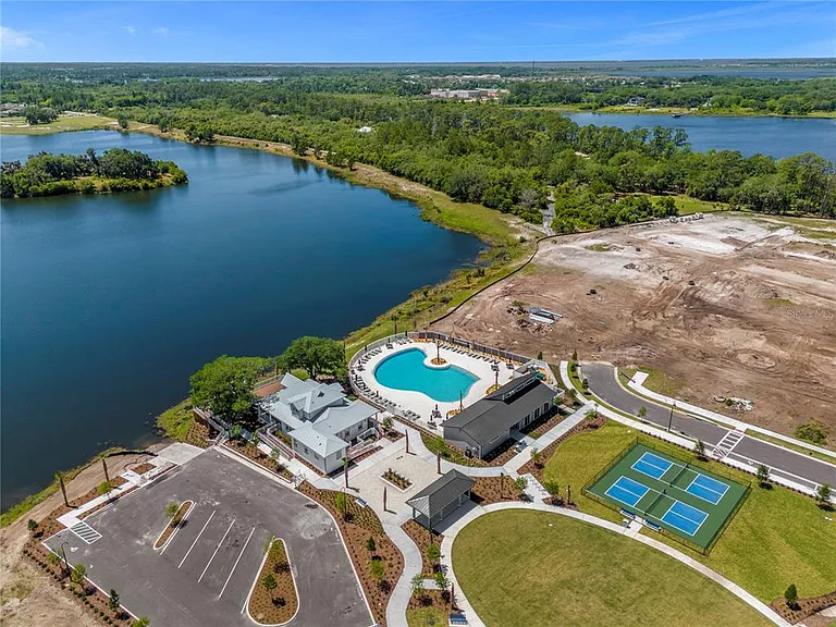 2911 Addison Blvd — Photo 16