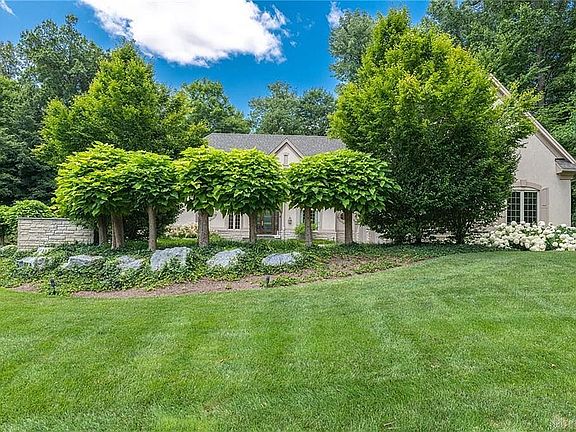 2nd image of 1533 Country Wood Dr