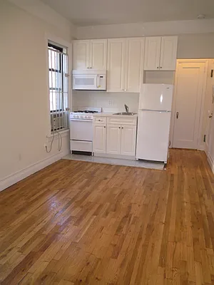 Rented by Metropolitan Equities | media 13