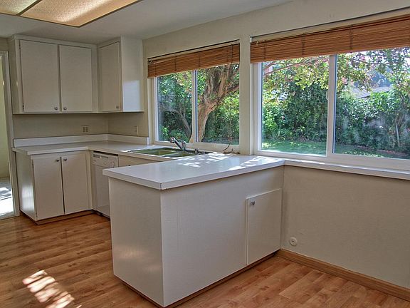 3rd image of 2192 Fairmont Ct