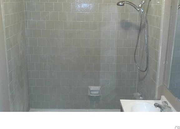 4th image of 6610 Menlo Ave