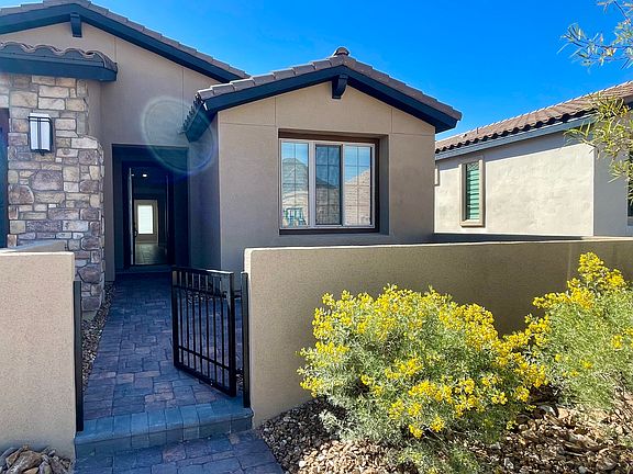 #GuardianRealty-223 Sun Glaze Ave-Porch_03062024
