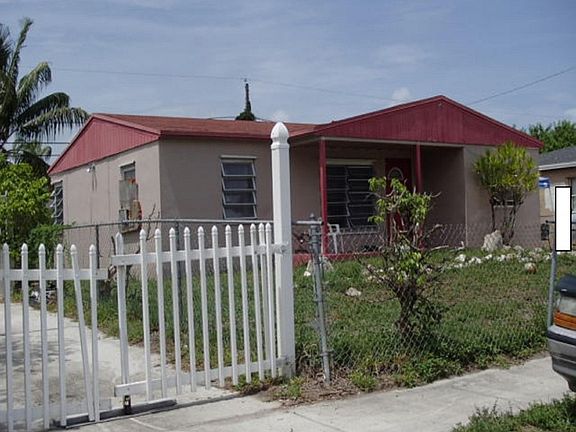 4th image of 2911 NW 6th Ct