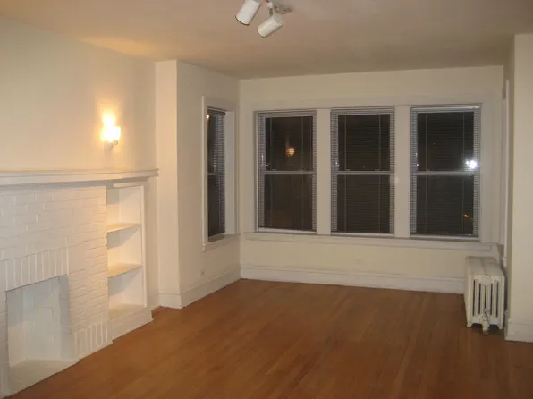 5715 N Ridge Ave, Chicago, IL 60660