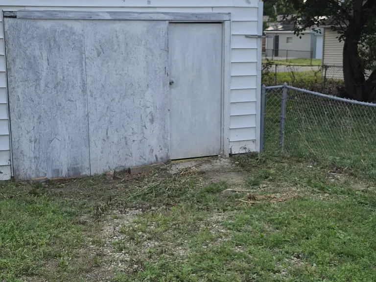 2691 Homecroft Dr — Photo 2