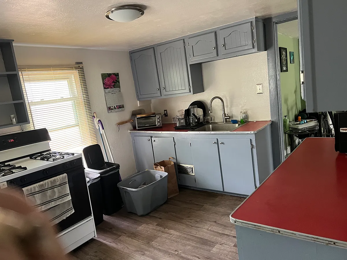 Building Photo - 2038 Sherman Ave #2