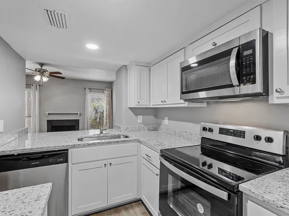 2111 Park Willow Ln APT A, Arlington, TX 76011