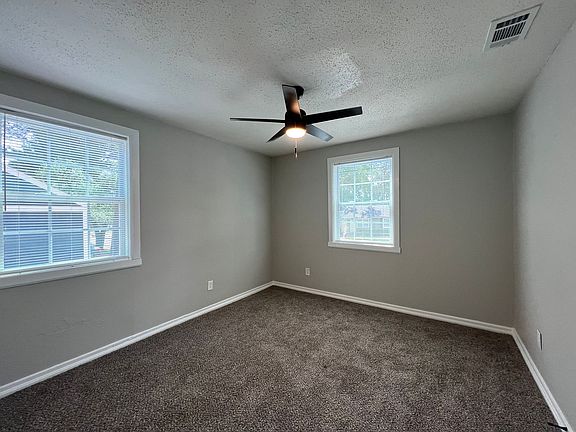 4th image of 3042 Waynoka Ave