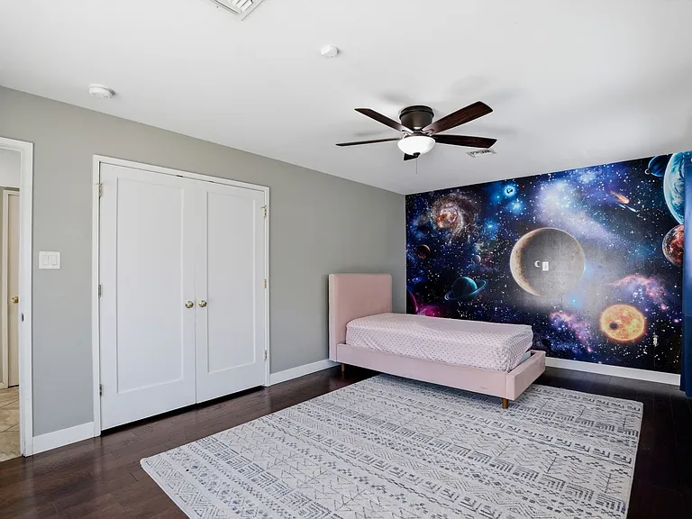 2939 N Manor Dr W — Photo 23