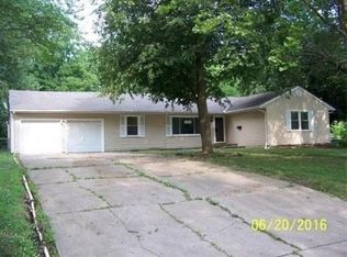 8015 Tennessee Ave, Raytown, MO 64138