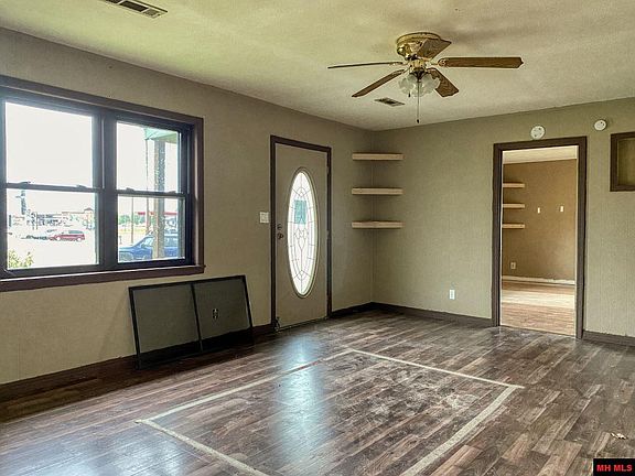 2nd image of 108 Arrowhead Dr