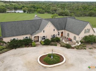 5904 Old Yoakum Rd, Cuero, TX 77954