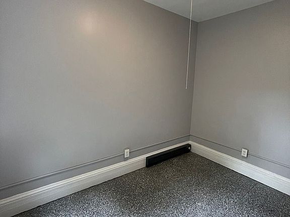 5th image of 87 Carson Ave #1