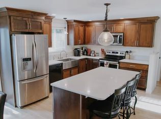 1460 SW Myrtle St, Dundee, OR 97115