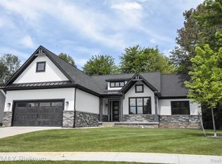 75 Candlelight Ct, Brighton, MI 48114