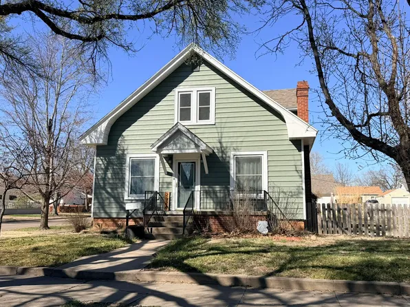 2924 Forest Ave, Great Bend, KS 67530