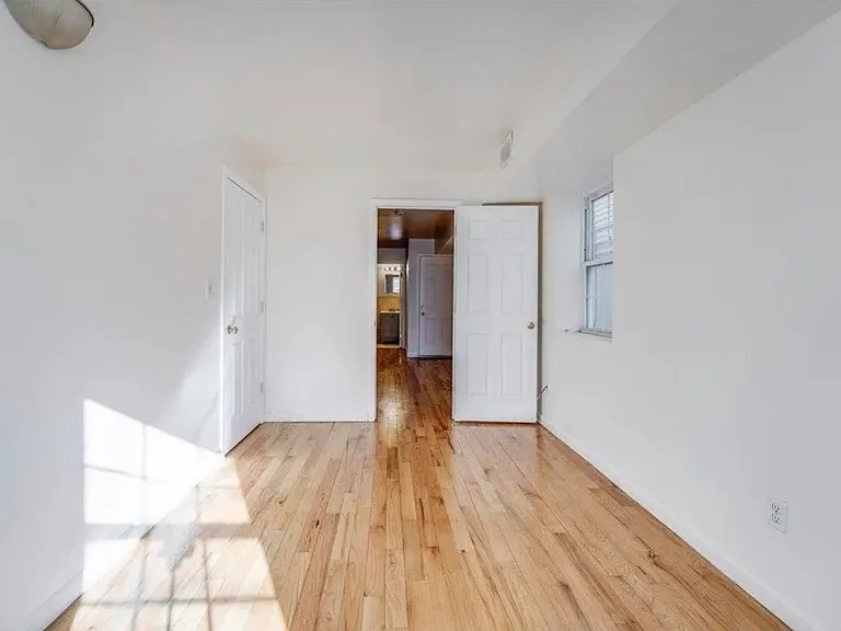 283 Winfield Ave #1 — Photo 8