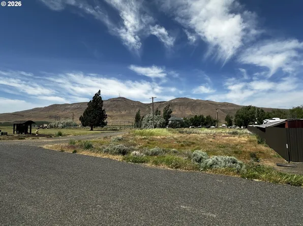 Locust St #18, Roosevelt, WA 99356
