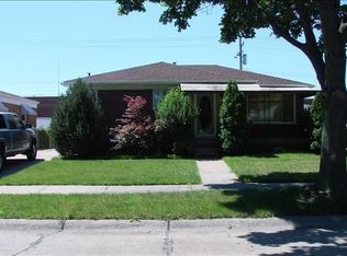 7250 Weingartz St, Center Line, MI 48015