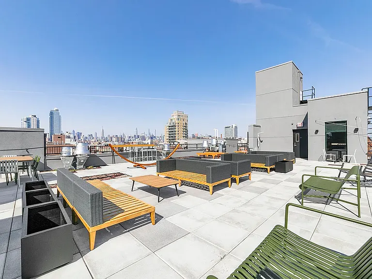 165 N 5th St #301 — Photo 16