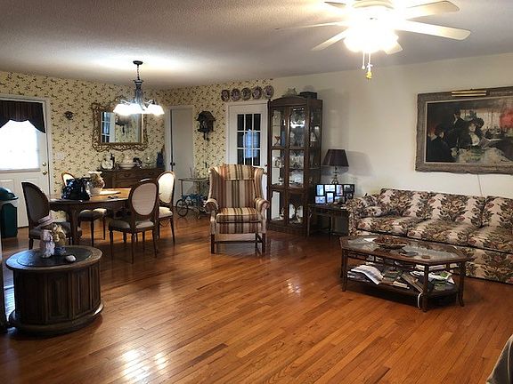 4th image of 461 Hillwood Dr