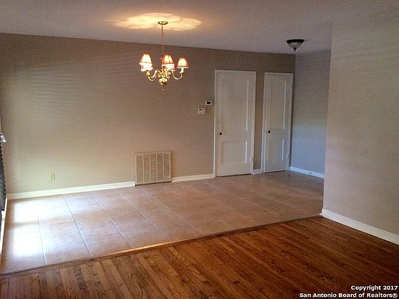 4th image of 131 Sutton Dr